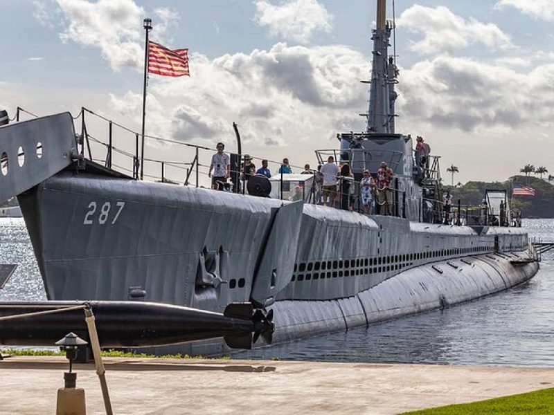 Deluxe Arizona Memorial Bowfin Submarine and Honolulu City Tour