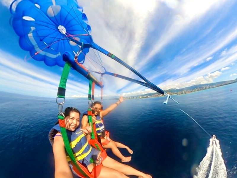 800ft Parasailing Ride in Waikiki, Hawaii