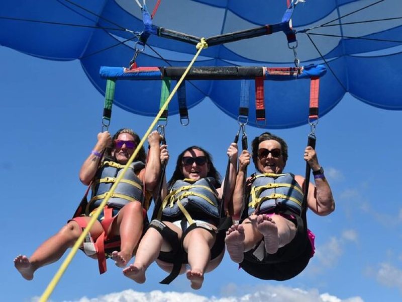 600ft Parasailing Ride in Waikiki, Hawaii