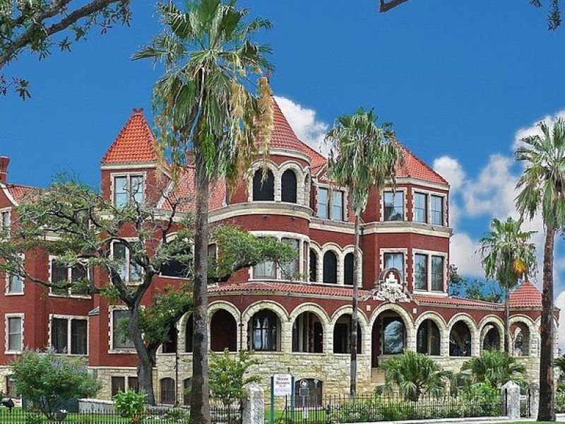 Galveston Mansions and Murder Walking Tour