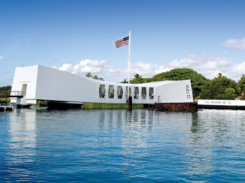 Deluxe Pearl Harbor, USS Arizona Memorial & Honolulu City Tour