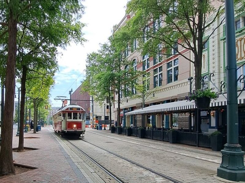 Walking and Trolley Tracks Tour in Memphis