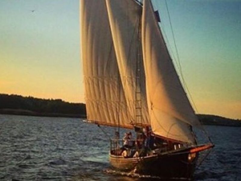 Schooner Applejack Sunset Sail Tour in Boothbay Harbor