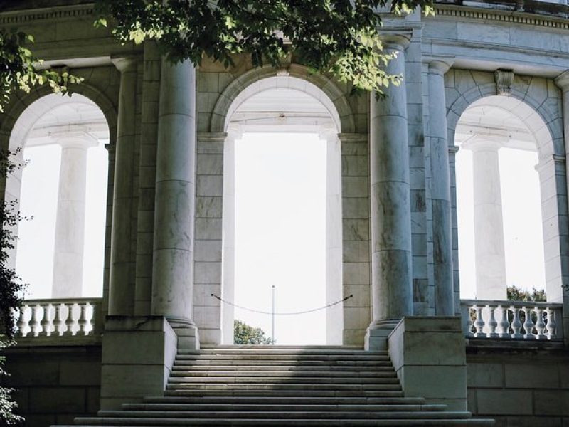 Arlington Cemetery & Changing of the Guard Exclusive Guided Tour