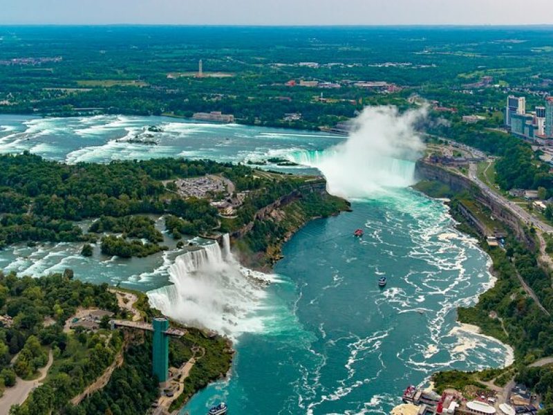 3 Days – Niagara Falls and Toronto