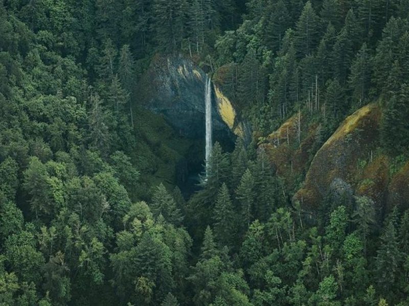 Air Tour of Columbia River Gorge Waterfalls from Portland