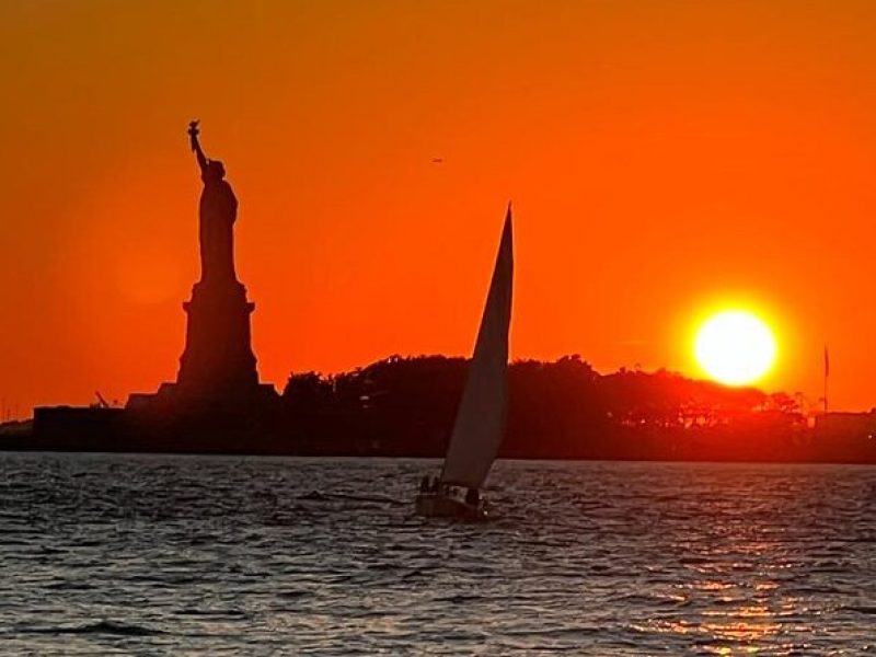 Private Sunset Sail of NYC Skyline and Statue of Liberty