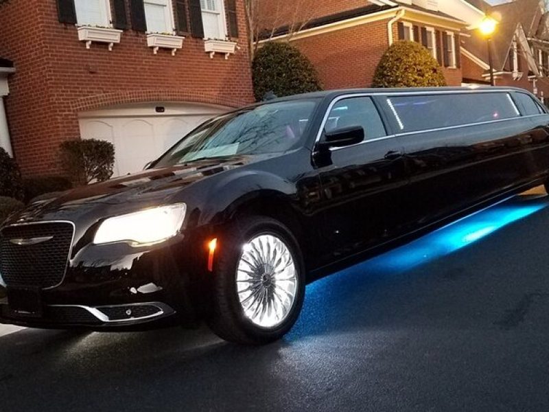 Las Vegas Strip at night like a Star with champagne by luxury limo – 3 or 5 hrs