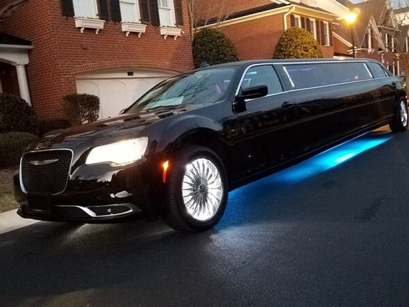 Private Roundtrip Transfer: To Las Vegas by Luxury Limo