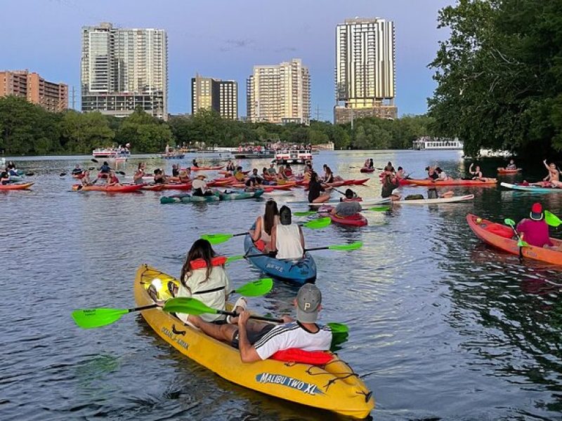 Downtown Austin Sunset Kayak Tour with 1.5 Million Bats