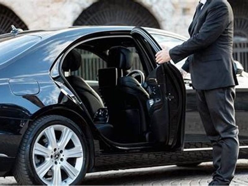 Private Transfer in a Luxury Sedan from Louis Armstrong Airport