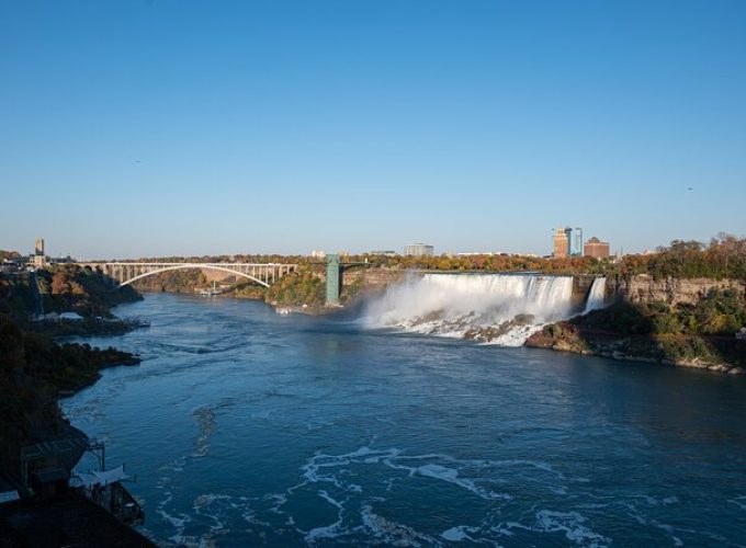 Transfer Buffalo Niagara International Airport BUF to Niagara Falls,Canada