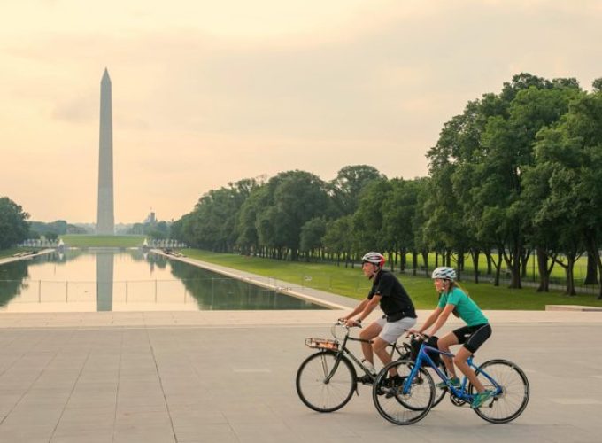 Private Customized DC Sights Biking Tour