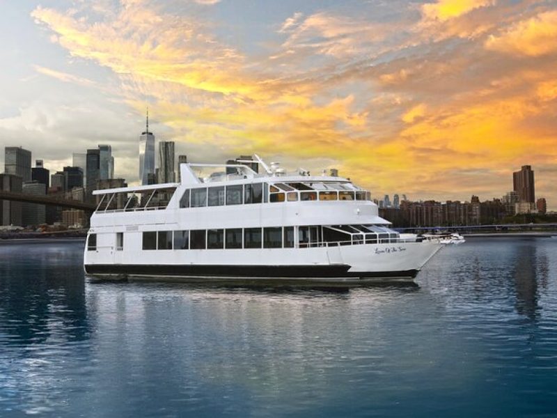 New York City Dinner Cruise with Live Music