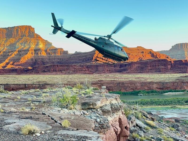 1-Hour Helicopter Tour from Moab