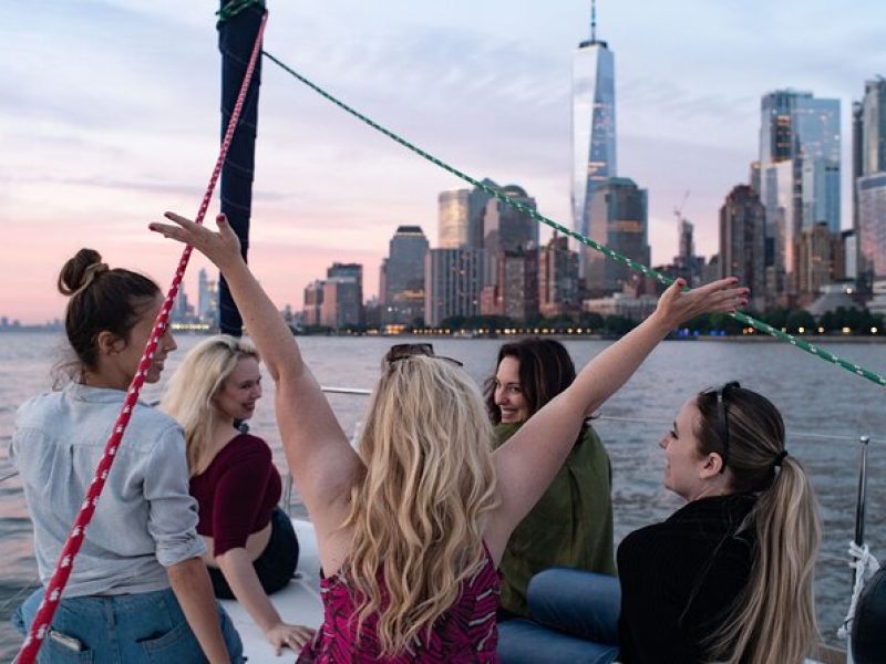 Private Sailboat Guided Tour of New York City