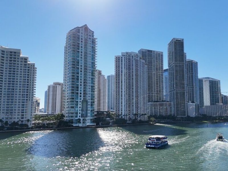 Miami Boat Tour of Celebrity Homes & Miami River Skyline 360 View