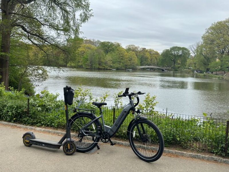 Bike Rentals in and around Central Park New York City (1 hours)