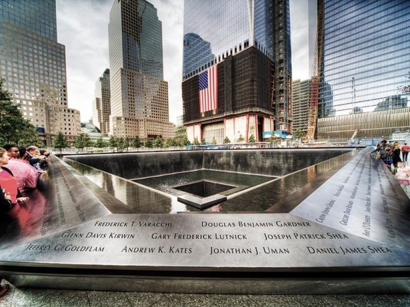 Lower Manhattan Guided Tour with Skip the Line 9/11 Museum Entry