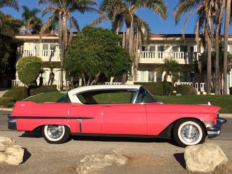 Private Beach Cities Tour in a 1957 Pink Cadillac