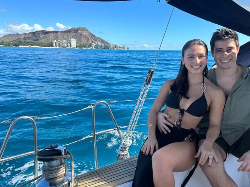 Waikiki private Day Tour and Sunset sail for couples