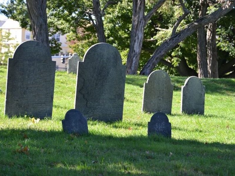 Hauntings, History and Legends Tour in Salem