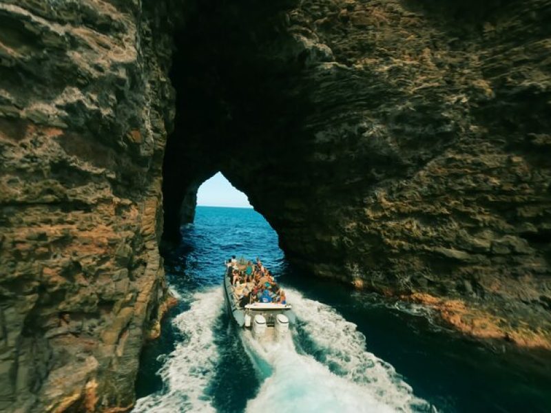 Nā Pali Coast Zodiac Raft Expedition + Snorkeling on Kauai