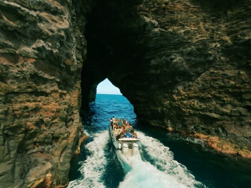 Nā Pali Coast Zodiac Raft Sea Caves Expedition on Kauai