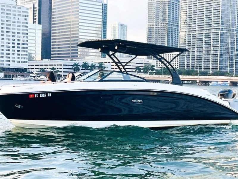 2-Hours Private Miami Boat Tour With Champagne