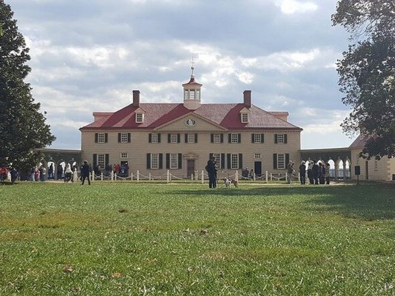 Mount Vernon Historical Tour with Private Transportation