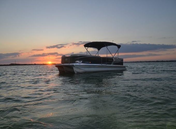 Private Sunset Cruise and Dolphin Sighting in Destin