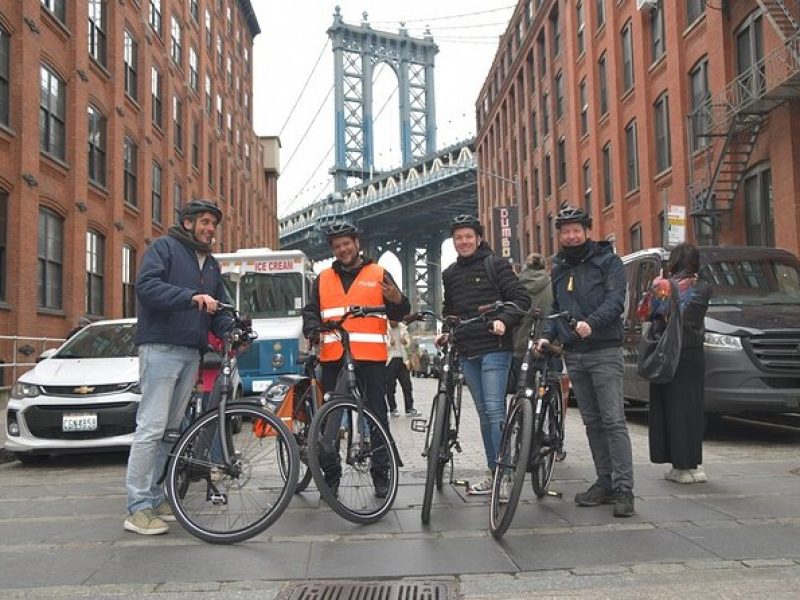 Downtown Bike Tour with Stylish Dutch Bikes