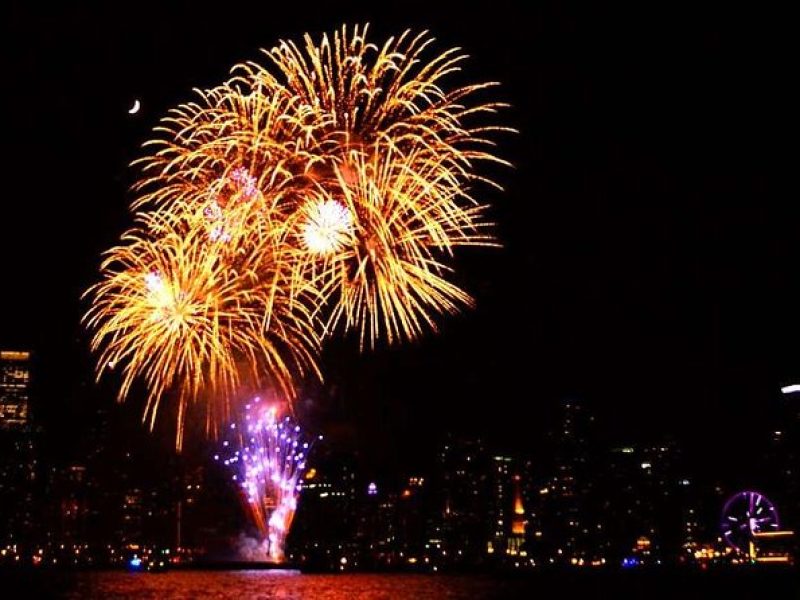 Private Evening Sail in Chicago Ending with Navy Pier Fireworks