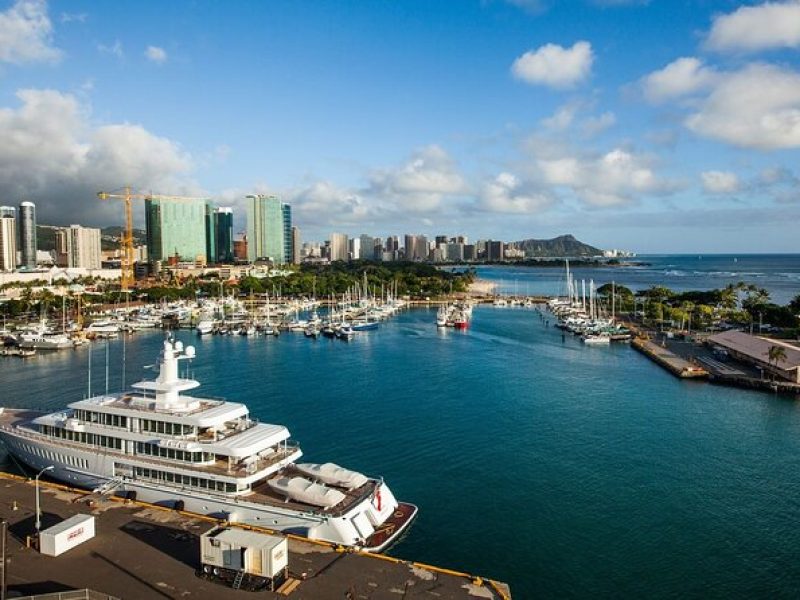 Private Town Tour with a Local from Honolulu to Diamond Head