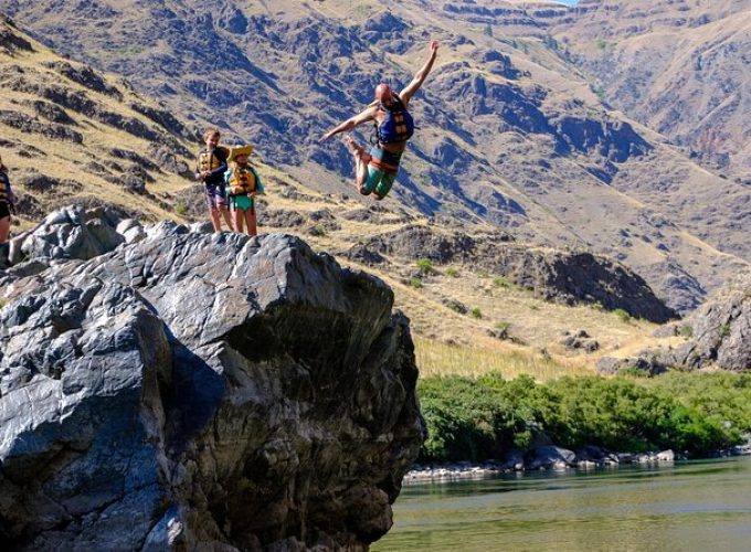 5 Days Guided River Rafting Excursion through Hells Canyon