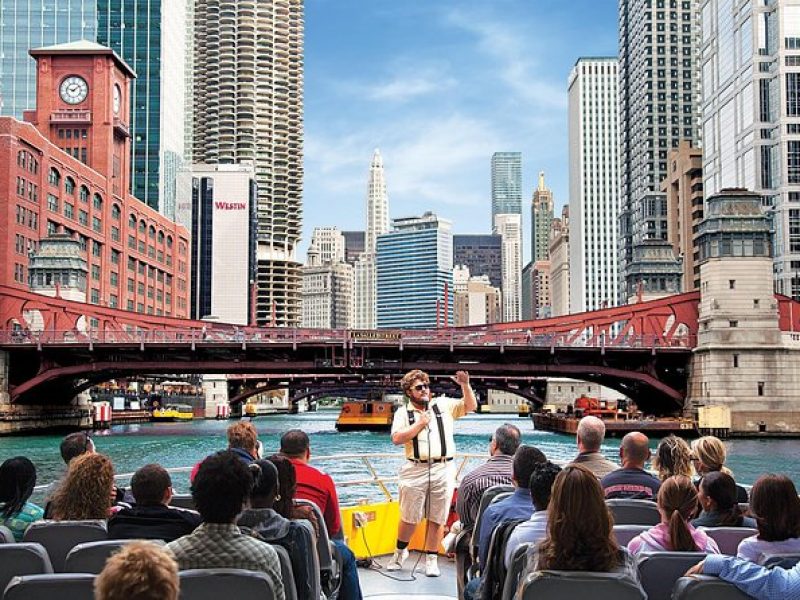 Lake Michigan and Chicago River Architecture Cruise by Speedboat