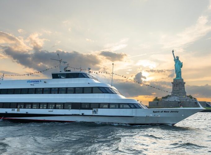 NYC Skyline Dinner Cruise from New Jersey