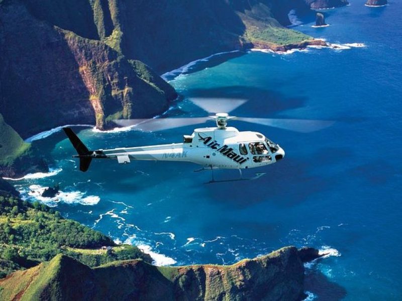 West Maui and Molokai 60-Minute Helicopter Tour