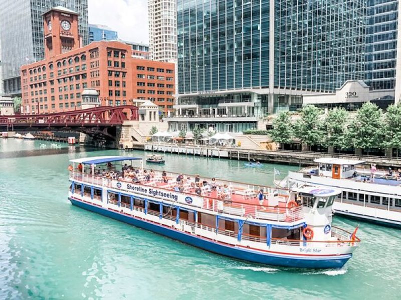 Chicago: Architecture Boat Cruise & Big Bus Hop-on Hop-off Tour