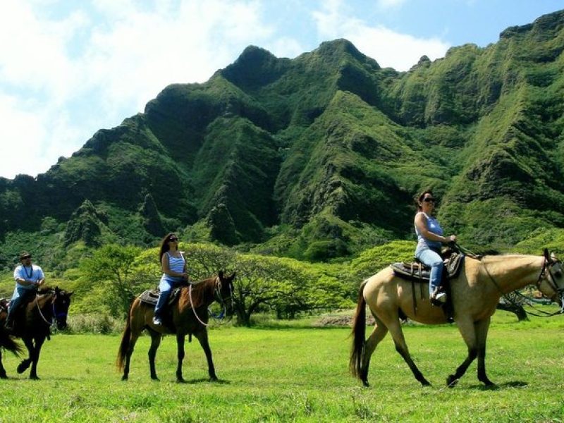 Kualoa Ranch – Horseback Walking Tour