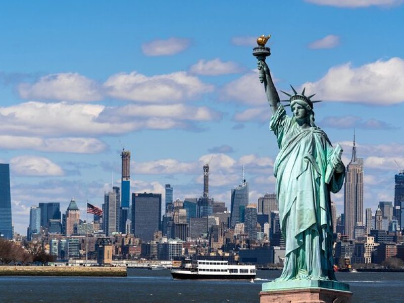 4.5-Hour City Tour: Statue of Liberty, 9/11 Memorial, Wall Street