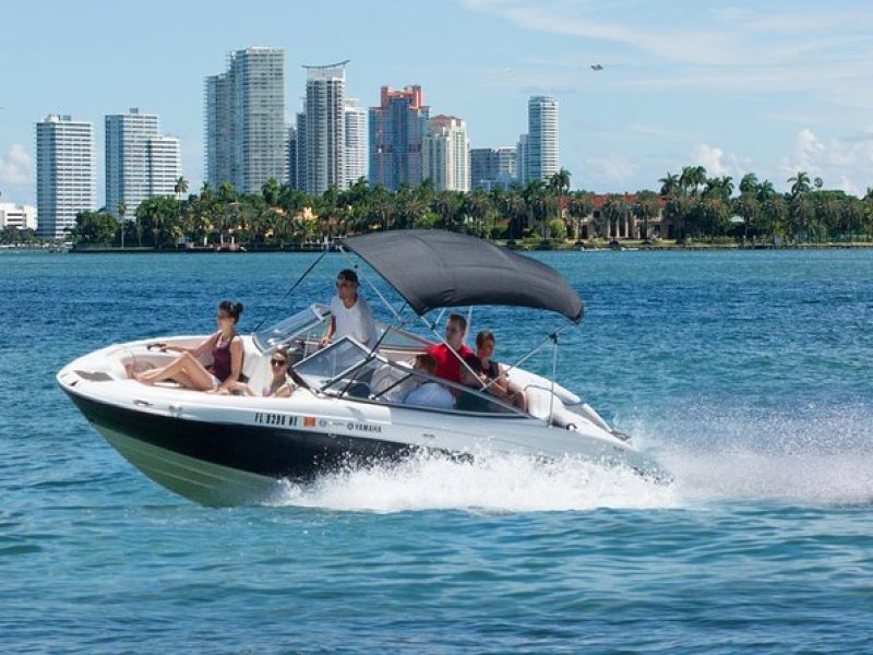 Fully Private Speed Boat Tours, VIP-style Miami Speedboat Tour of Star Island!