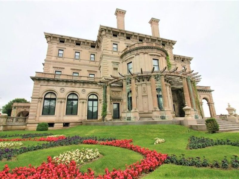 Boston to Newport Small-Group Day Trip with Breakers & Marble House Admission