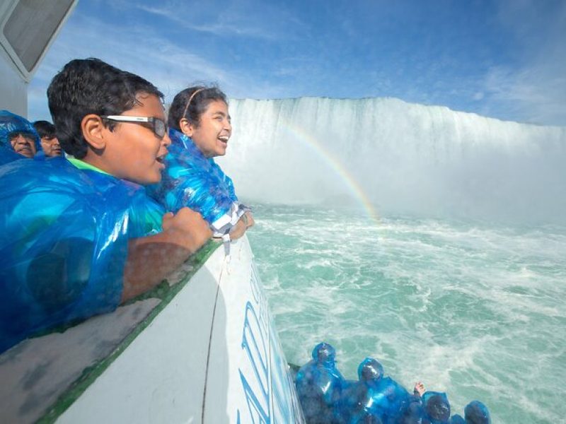 Niagara at a Glance Tour with Maid of the Mist Boat Cruise