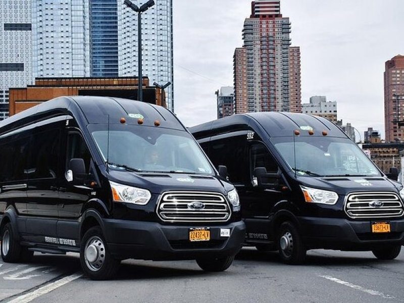 EWR to Manhattan: One Way Shared Arrival Transfer