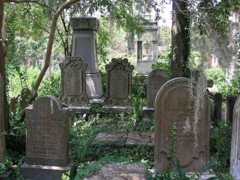 Small Group Haunted History Walking Tour of Charleston