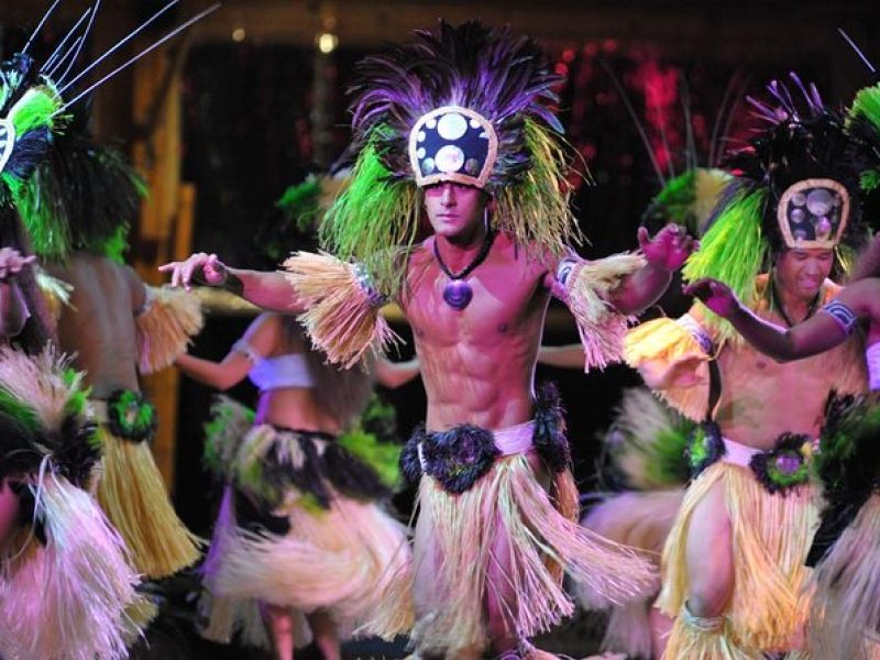 Luau Kalamaku on Kauai with Manor House Dinner & Show