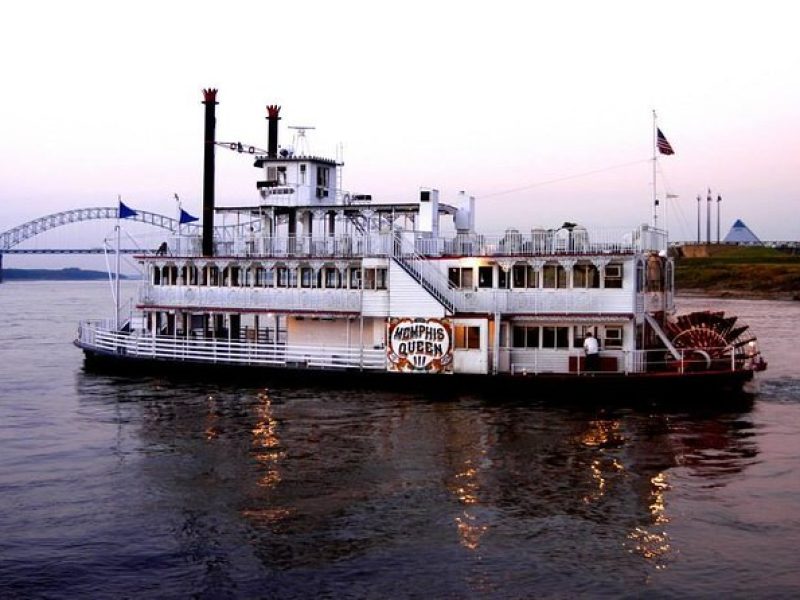 Guided Memphis City Tour with Riverboat Cruise along Mississippi River