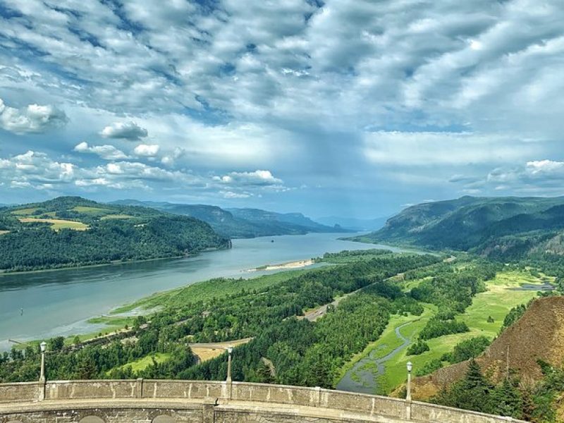 Morning Half-Day Multnomah Falls and Columbia River Gorge Waterfalls Tour from Portland