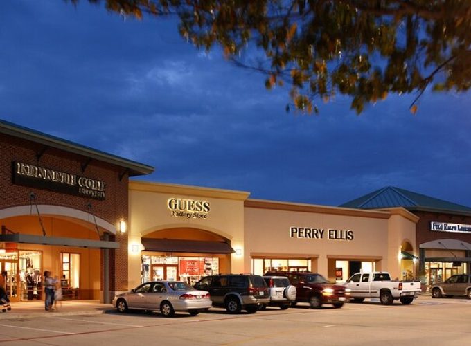 Dallas Best of Outlet Malls in the Luxury Private Limousine